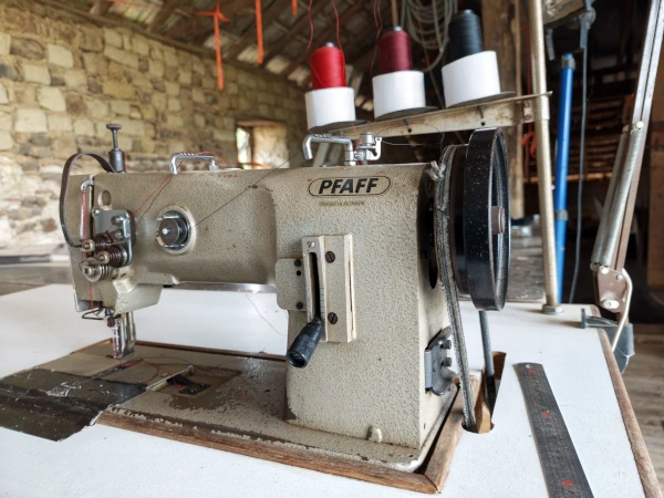 machine à coudre à l'atelier